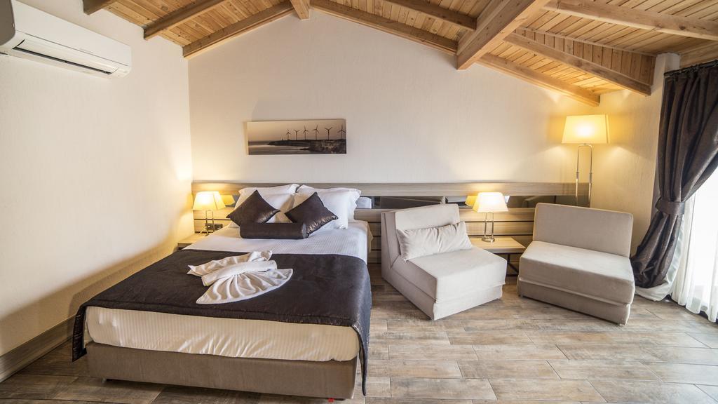 Deluxe Double Room with Mountain View