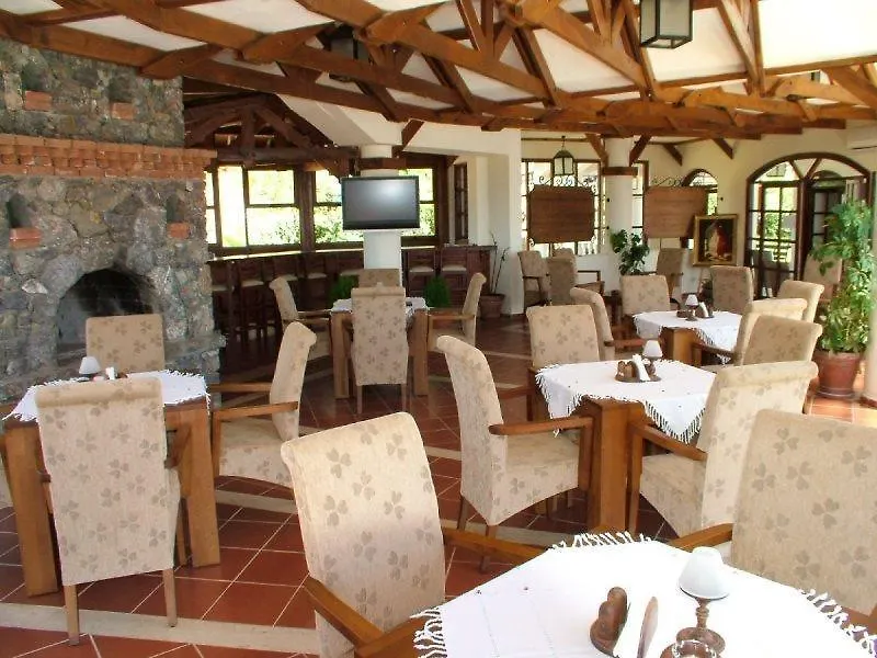 Royal Park Artemisia Club-1