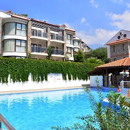 Golden Life Heights Deluxe Suite Hotel - Adult Only-3