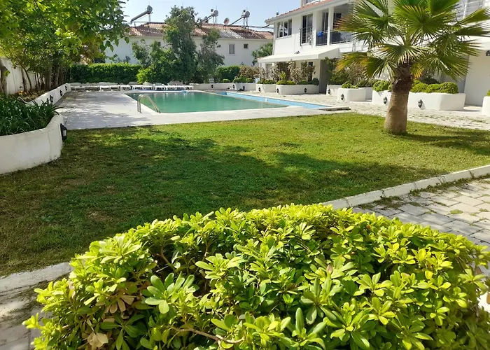 Oeluedeniz Guenluek Kiralik Daire & Apart Havuzlu