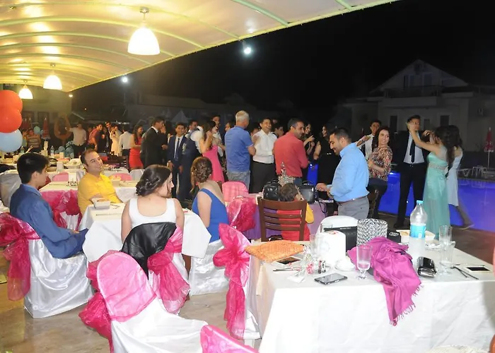 Carmina Hotel