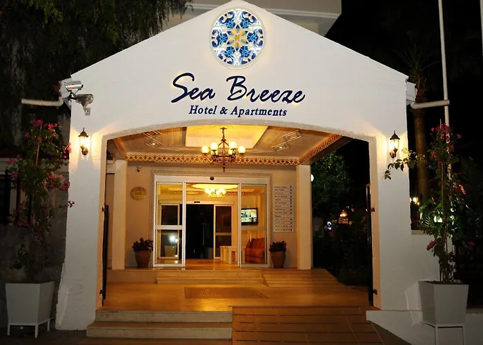 Sea Breeze And Apartments