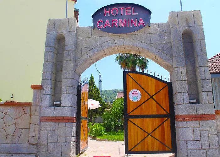 Carmina Hotel